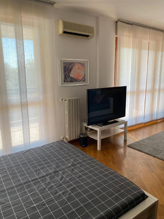 Bedandbreakfast Eni Torri Lombarde San Donato Bbqueen Сан-Донато-Миланезе Экстерьер фото