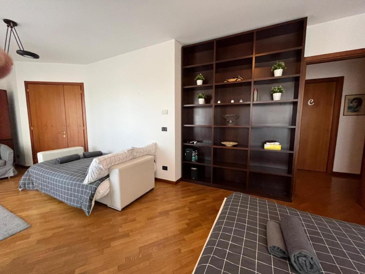Bedandbreakfast Eni Torri Lombarde San Donato Bbqueen Сан-Донато-Миланезе Экстерьер фото